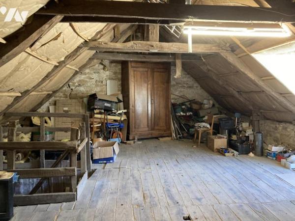 VIAGER, BAUD CENTRE VILLE, MAISON MITOYENNE AVEC GARAGE ET JARDINET / REF 31RLC