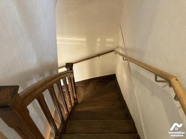 VIAGER, BAUD CENTRE VILLE, MAISON MITOYENNE AVEC GARAGE ET JARDINET / REF 31RLC