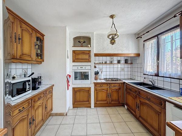 VILLA 89M² climatisée avec Piscine et Garage