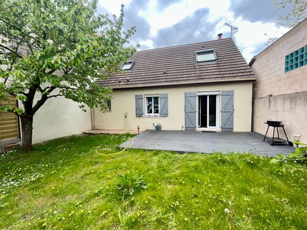 Maison Carrieres Sous Poissy 5 pièce(s) 132 m2 Loyer 1 650 €/mois **  - Référence  9289