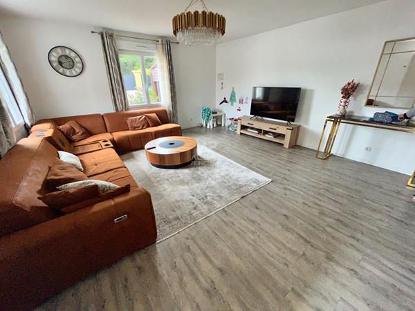 Maison Carrieres Sous Poissy 5 pièce(s) 132 m2 Loyer 1 650 €/mois **  - Référence  9289