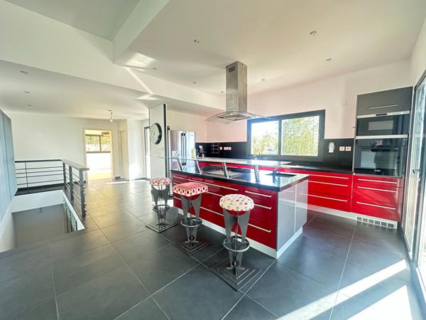 Maison d'architecte -2014- DPE B - 4 chambres - PISICNE