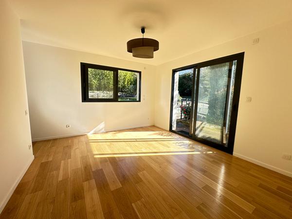 Maison d'architecte -2014- DPE B - 4 chambres - PISICNE