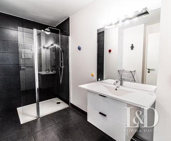 Toulouse T2 épuré – Balcon – proche métro – petite copro – Proche Garonne