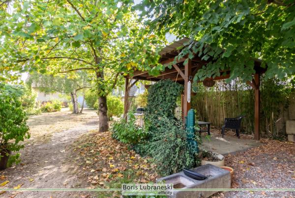Maison
         6 pièces
        - 145 m² Exclusivité 338 000 € *