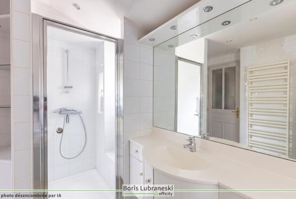 Maison
         6 pièces
        - 145 m² Exclusivité 338 000 € *