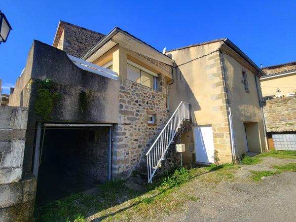 Charmante maison de village en pierres avec sous-sol et jardin