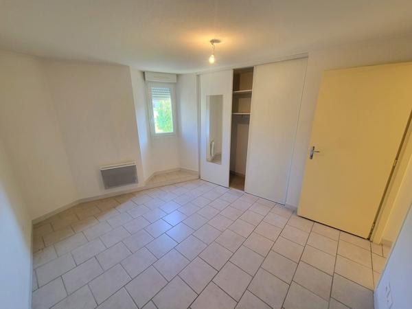 Charmante maison de village en pierres avec sous-sol et jardin