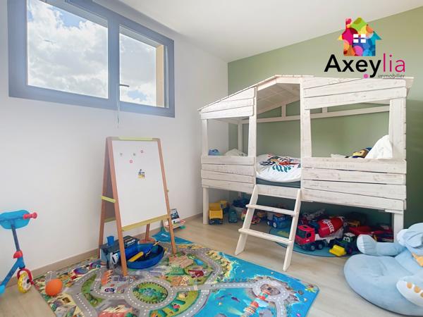 Pouilly-sous-Charlieu (42720) A VENDRE - POUILLY-SOUS-CHARLIEU - MAISON DE 2023 AVEC QUATRE CHAMBRES DONT UNE SUITE PARENTALE, GARAGE ET TER