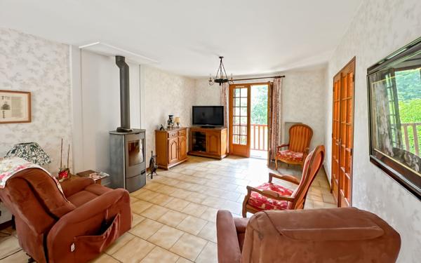 Maison à vendre    4 pièces •  Annesse-et-Beaulieu