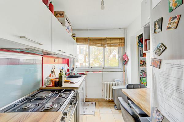 Appartement Saint Germain En Laye 3 pièces 57.52 m2 249 000 € **  - Référence  18968