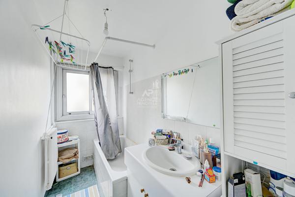 Appartement Saint Germain En Laye 3 pièces 57.52 m2 249 000 € **  - Référence  18968