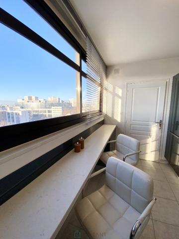 Nanterre - Appartement 76 m2 balcon dernier étage 3 chambres parking cave