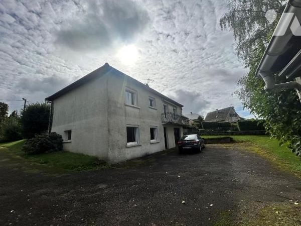 À Vendre à Mauriac (CANTAL)  - Pavillon avec fort potentiel au coeur de la ville.

Idéalement...