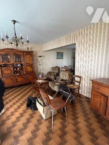 À Vendre à Mauriac (CANTAL)  - Pavillon avec fort potentiel au coeur de la ville.

Idéalement...