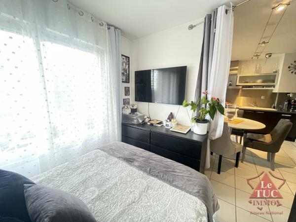 Grand studio. Coin nuit, cave, parking. Cavalaire-sur-Mer (83240)