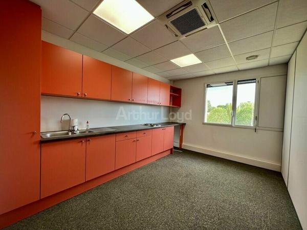BUREAUX à LOUER de 755 m²