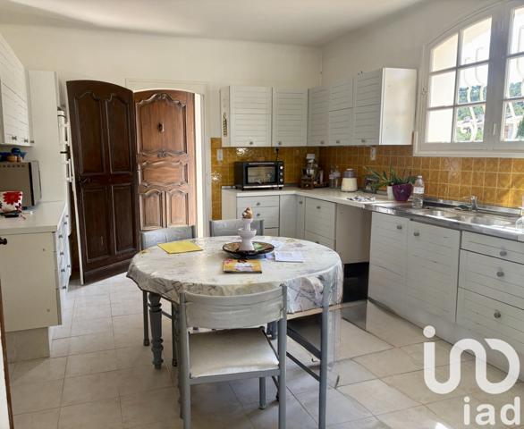 Maison à vendre 8 pièces 240 m² Saint-Cyr-sur-Mer