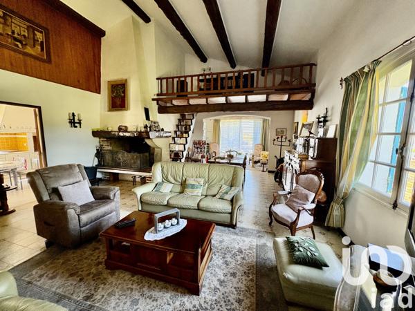 Maison à vendre 8 pièces 240 m² Saint-Cyr-sur-Mer