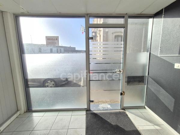 Local commercial/bureau à vendre SAUJON (17)