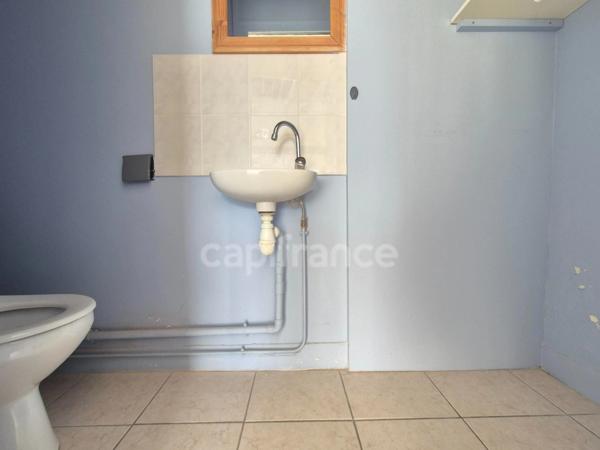 Local commercial/bureau à vendre SAUJON (17)