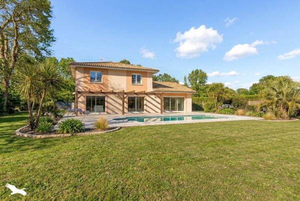 Maison à vendre 649 970 € Saint-Jean-d'Illac 6 p 183 m² DPE B