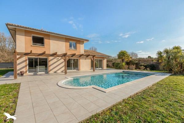 Maison à vendre 649 970 € Saint-Jean-d'Illac 6 p 183 m² DPE B