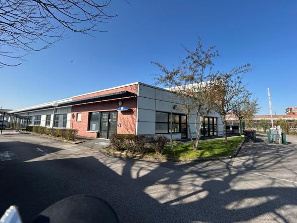 A LOUER - BUREAUX - 560 M2 - SAINT-QUENTIN