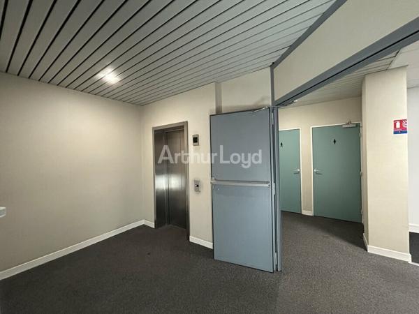 BUREAUX à LOUER de 526 m²