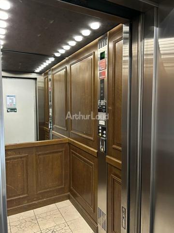 BUREAUX à LOUER de 526 m²