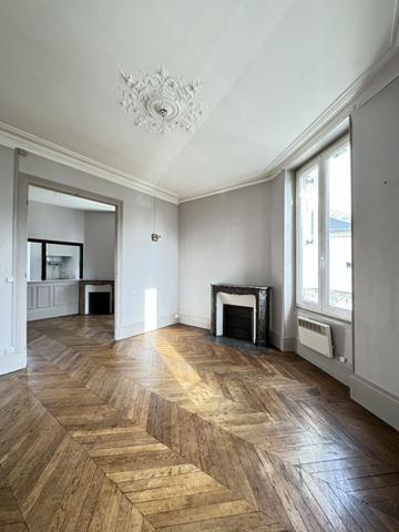 Vente Immeuble370,15 m² - 12 Pièces - ORLEANS (45000)