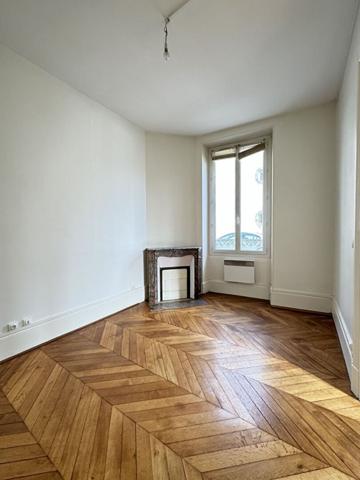 Vente Immeuble370,15 m² - 12 Pièces - ORLEANS (45000)