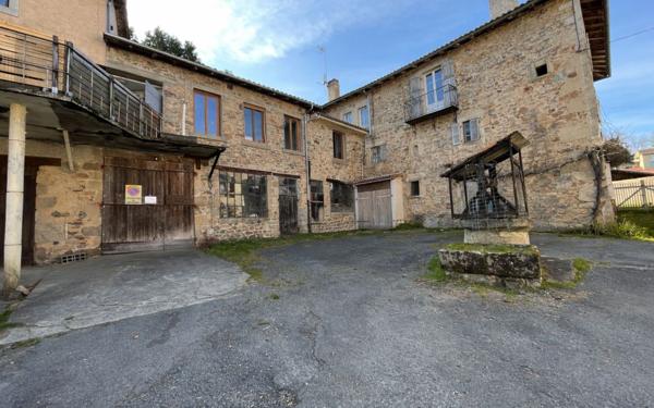 Maison à vendre    2 pièces • 114,12 m2 Saint-Laurent-sur-Gorre