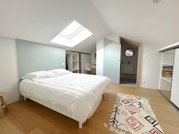 MAISON FAMILIALE RÉNOVÉE - QUARTIER LA GENETTE - 3/4 CHAMBRES - PISCINE ET BOX 998 400 € **  - Référence  ND737D2