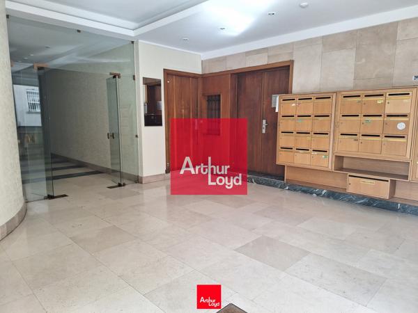 Bureaux à vendre à Grenoble quartier dynamique avec bureaux lumineux