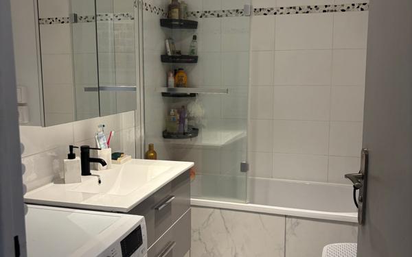 Appartement à vendre    3 pièces • 69,90 m2 Sérézin-du-Rhône