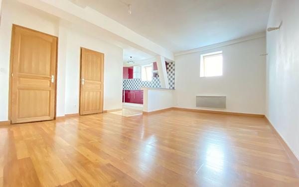 Appartement à louer    3 pièces •  Raismes