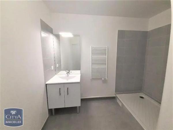 Appartement à louer 2 pièces 47.4m² Fontenay-sous-Bois (94120)
