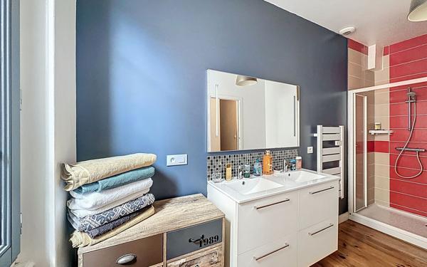 Maison à vendre    2 pièces •  Riom