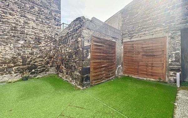 Maison à vendre    2 pièces •  Riom