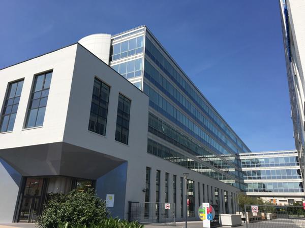Bureaux à louer à Gennevilliers proches métro espaces divisibles modernes