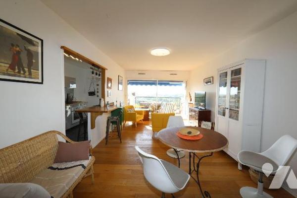 Appartement à Vendre à BAYONNE dans les Pyrénées-Atlantiques (64)
Idéalement situé à proximité...
