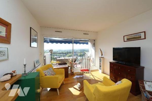 Appartement à Vendre à BAYONNE dans les Pyrénées-Atlantiques (64)
Idéalement situé à proximité...