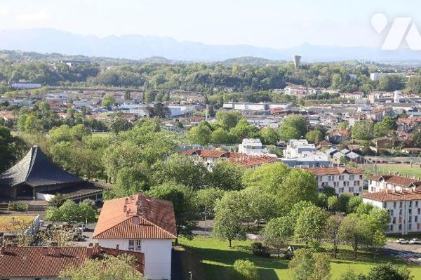 Appartement à Vendre à BAYONNE dans les Pyrénées-Atlantiques (64)
Idéalement situé à proximité...