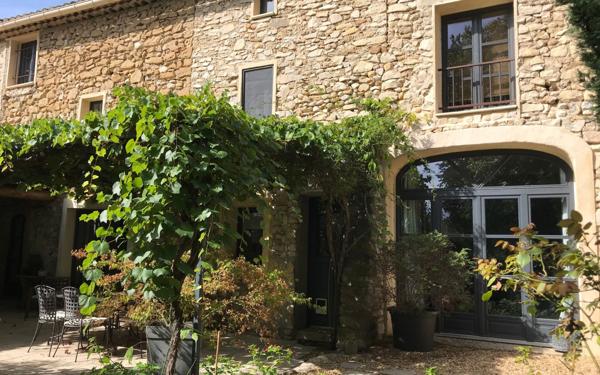 Maison à vendre    6 pièces • 193 m2 Vaison-la-Romaine