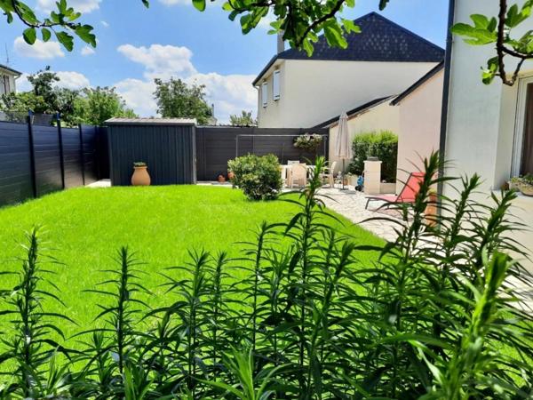 Maison au pied des commerces