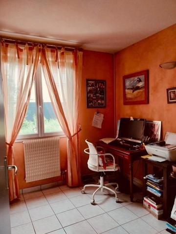 Maison au pied des commerces