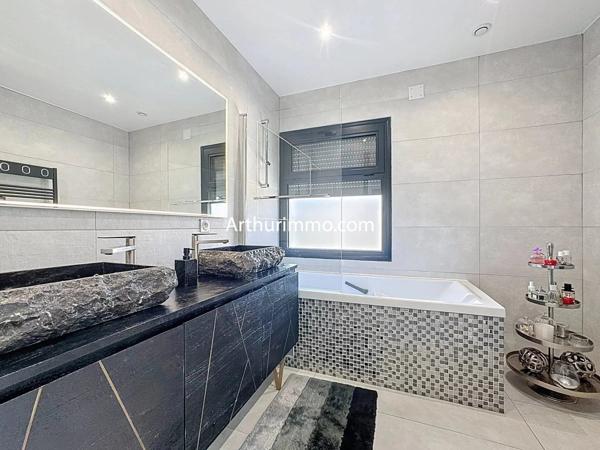 Vente Maison 8 pièces 235 m2 à Boissy-Saint-Léger