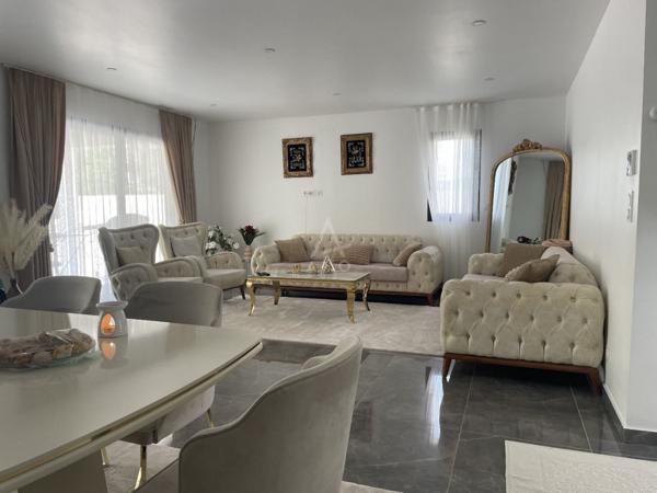 Villa R+1 de 140 m² avec garage et piscine