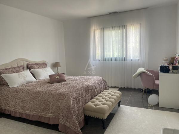 Villa R+1 de 140 m² avec garage et piscine